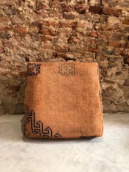 Vintage Boujaad poef 60x60x25cm, handgemaakt Marokkaanse Berber poef