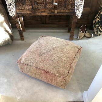 Vintage Boujaad poef 60x60x25cm, handgemaakt Marokkaanse Berber poef