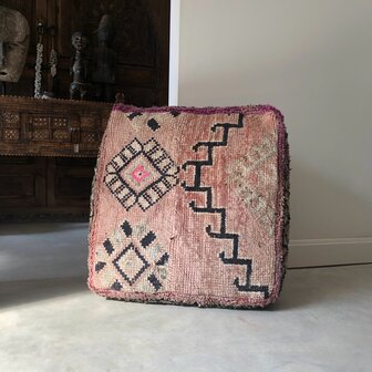 Vintage Boujaad poef 60x60x25cm, handgemaakt Marokkaanse Berber poef