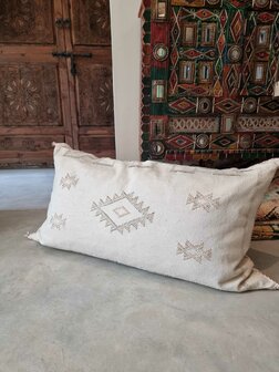 Sabra silk - cactus zijde kussen 50x95cm