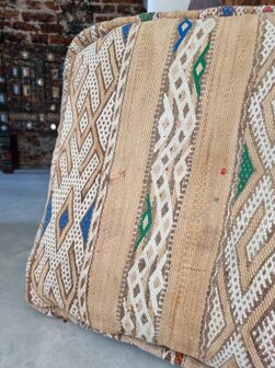 Vintage Boujaad poef 60x60x25cm, handgemaakt Marokkaanse Berber poef