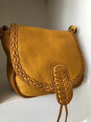 Beau Boho in saffraan - 100% leren schoudertas - made in Italy