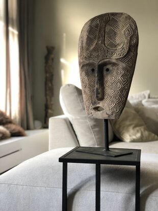 Ethnisch houten masker op statief - XL 