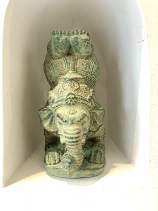 Happy elephant - 24cm
