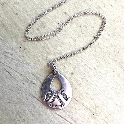 Ketting met berber hanger - Sterling zilver
