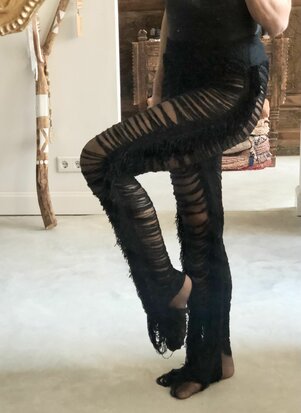 Tulum shredded pants; kleur zwart
