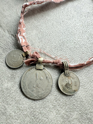 Bandana ketting / armband met oude munten