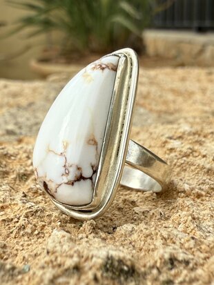 Sterling zilveren ring met Howliet steen