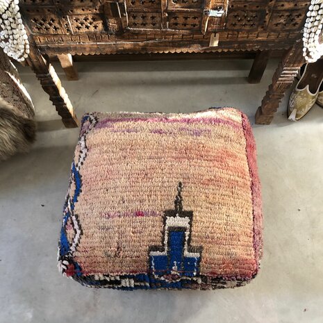 Vintage Boujaad poef 60x60x25cm, handgemaakt Marokkaanse Berber poef