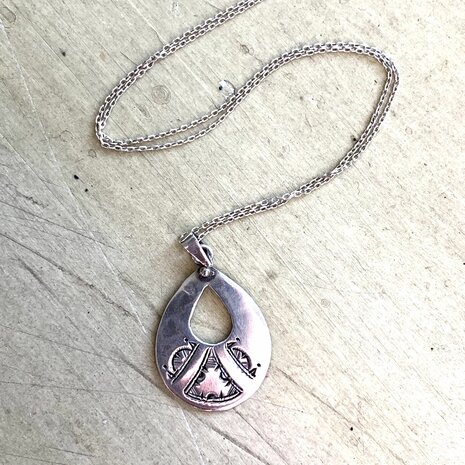 Ketting met berber hanger - Sterling zilver