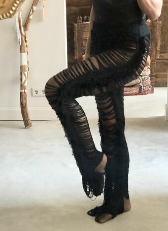 Tulum shredded pants; kleur zwart