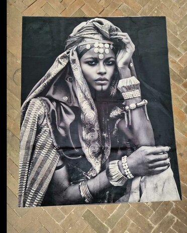 Wandkleed Berber woman - velours zwart wit