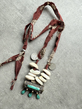 Prayer box met schelpen & oude munten