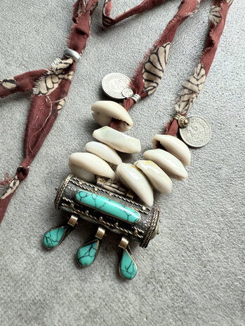 Prayer box met schelpen & oude munten