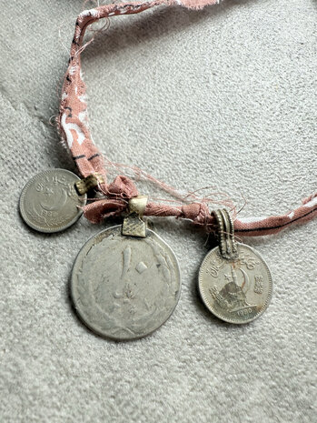 Bandana ketting / armband met oude munten